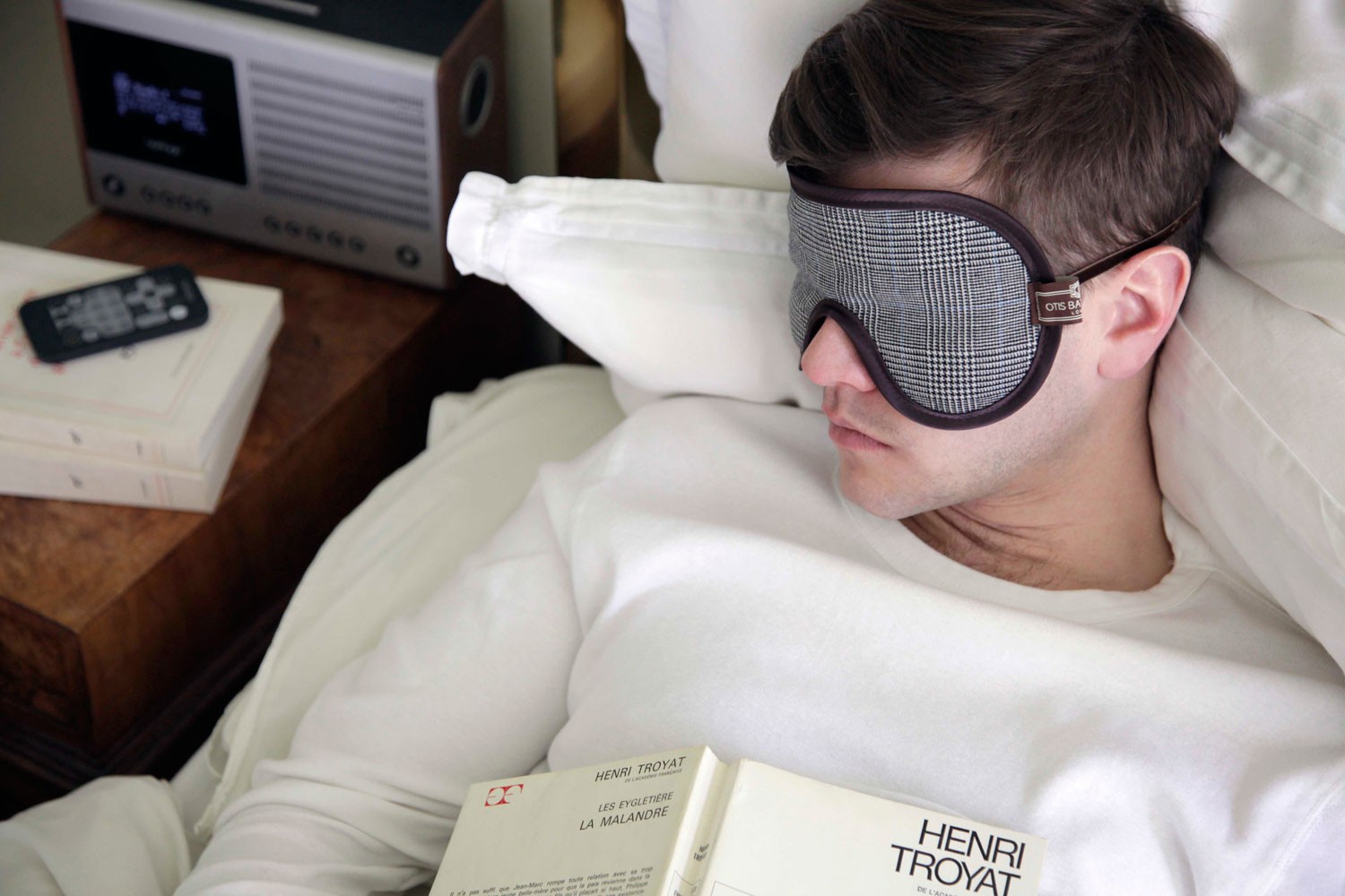 Маска sleeping ночная отзывы. Маска good Sleep. Мужчина из сна в очках. Маска для сна фото. Man sleeping Mask.